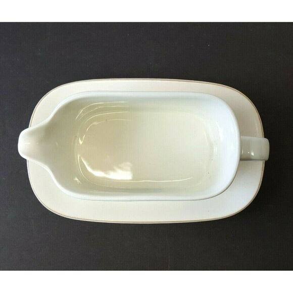 Mikasa Intaglio Meadow Sun 8" Gravy Boat w/ Detached Underplate CAC02 pink taupe - Picture 6 of 9